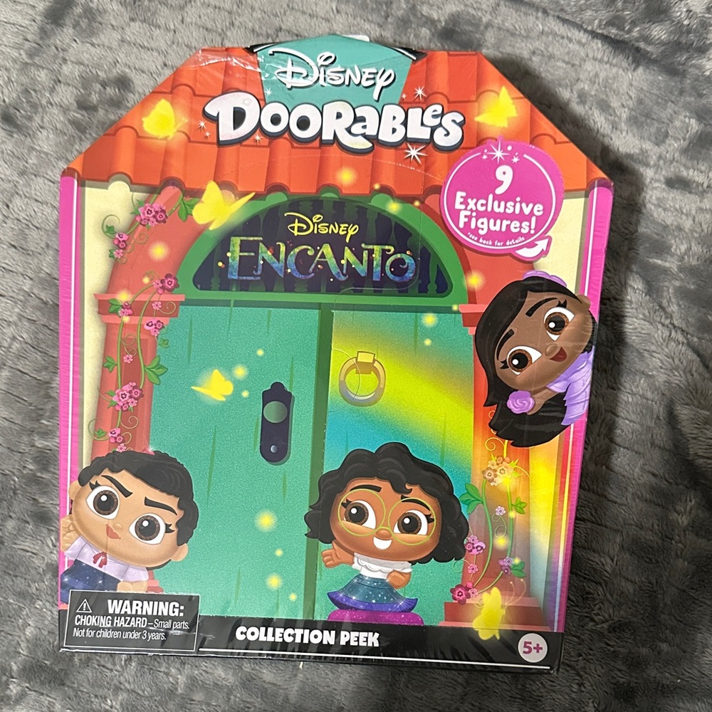 Disney Doorables Encanto Collection Peek